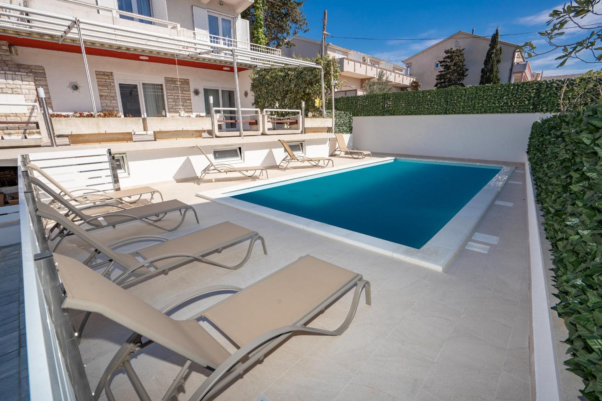 Pool Mansion Magnolia - Comfort Rooms Novalja Exterior photo