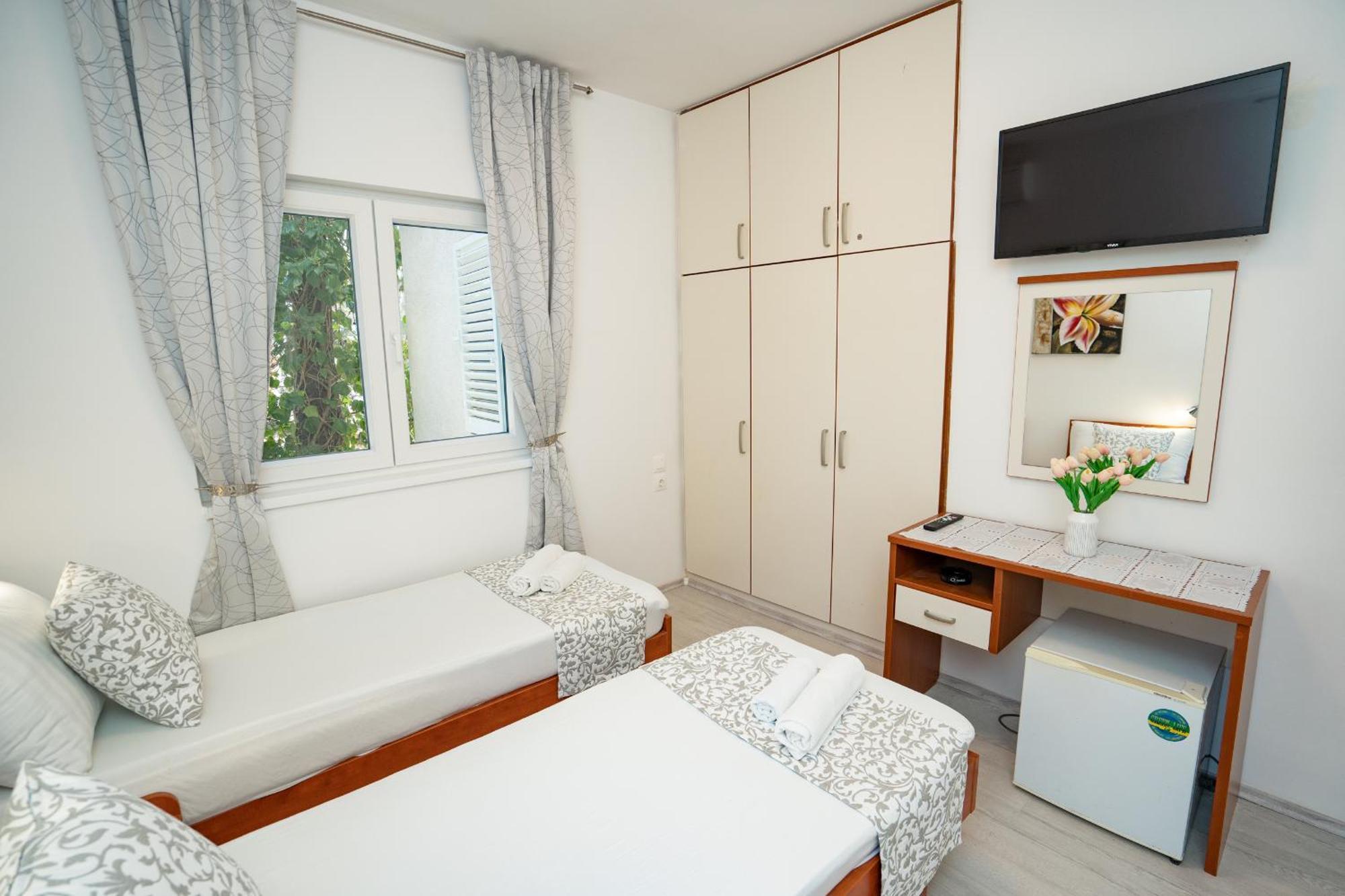 Pool Mansion Magnolia - Comfort Rooms Novalja Exterior photo