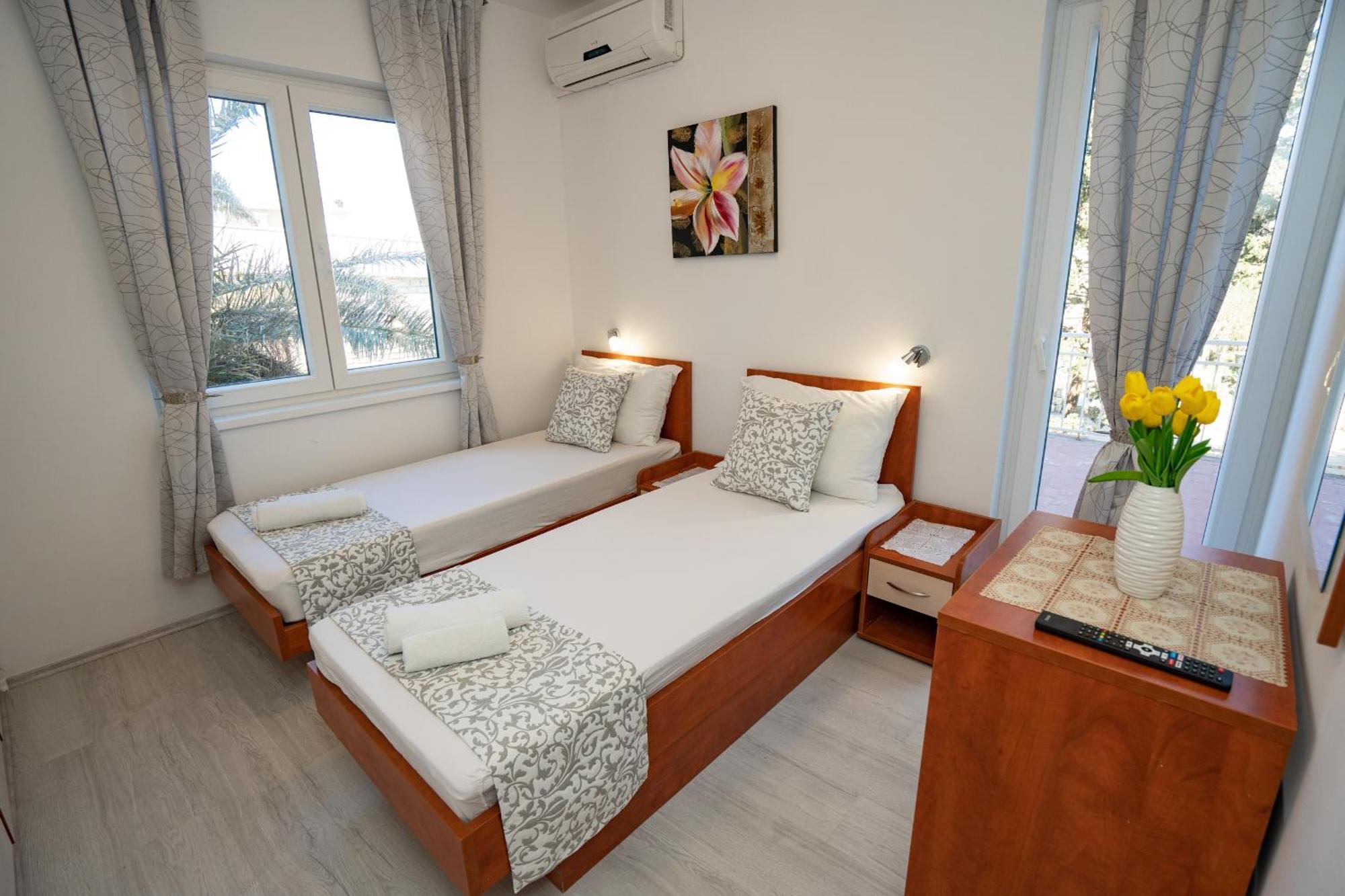 Pool Mansion Magnolia - Comfort Rooms Novalja Exterior photo